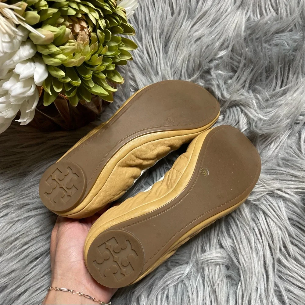 Tory Burch two toned women flats - Picture 7 of 9